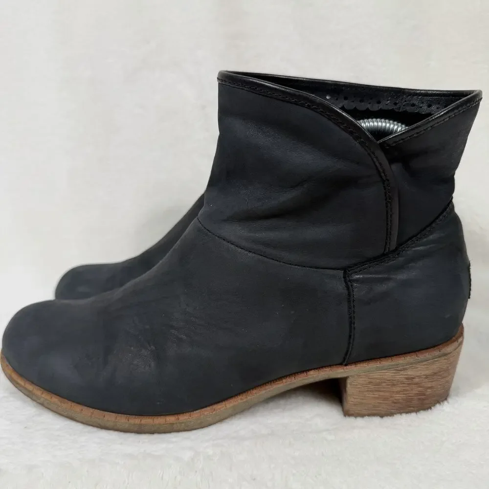 UGG Leather Ankle Boots Black Shearling Lined Low Heel Booties Women’s 10